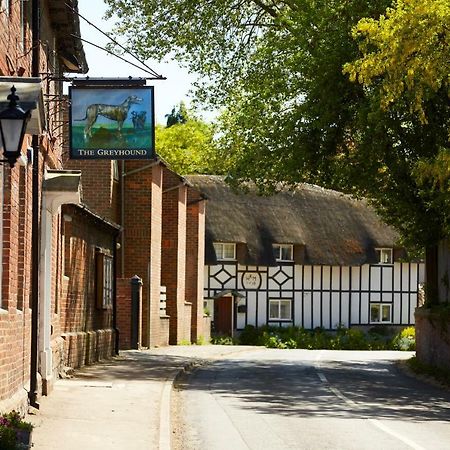 The Greyhound Inn Wantage Exterior foto
